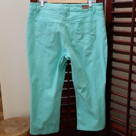 Capris - Picture 2 of 2